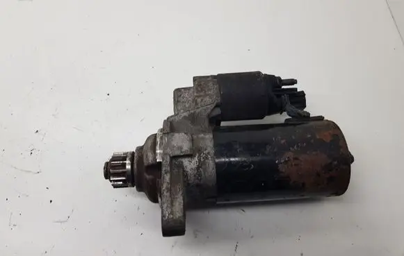 Volkswagen PASSAT B7 Starter motor
