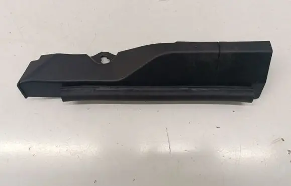 Mitsubishi L200 Fender end trim 5220M860