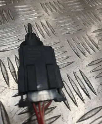 Audi A4 S4 B7 8E 8H Brake pedal sensor switch 3B0945511C 19322010
