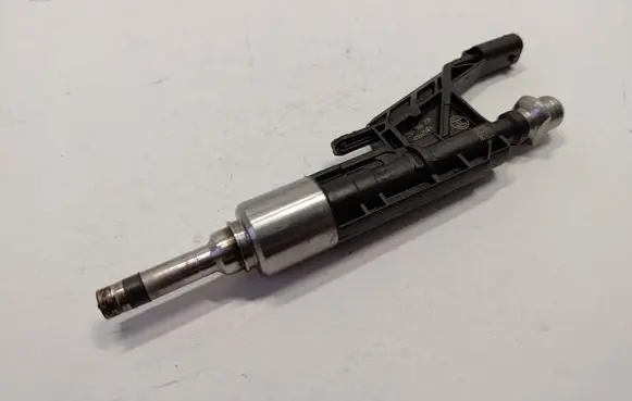 BMW X1 F48 F49 Fuel injector 13538625396 13537639990