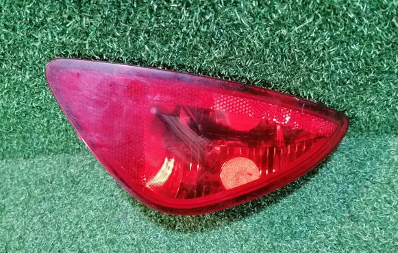 Renault Clio III Rear fog light 8200776121 8200776054