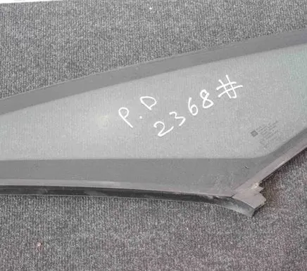 Opel Zafira C Front door vent window glass four-door 