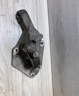 Peugeot Expert Engine mount bracket 9674067780
