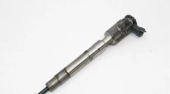 Maserati Quattroporte Fuel injector 35062015F 0445110523