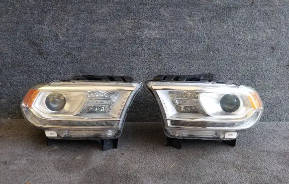 Dodge Durango III Headlights/headlamps set 68261178AE