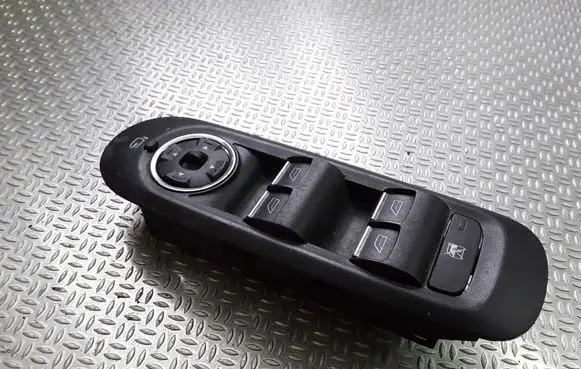 Ford Mondeo MK IV Electric window control switch 7S7T14A132BC