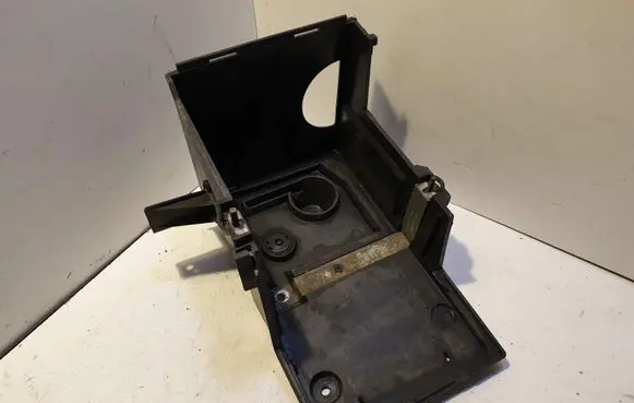 Battery box tray