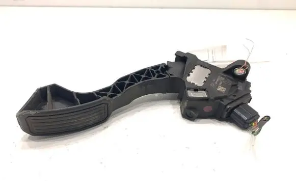 Toyota Avensis T270 Accelerator throttle pedal 7811005040