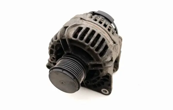 Volkswagen Bora Generator/alternator 038903023L 0124325001