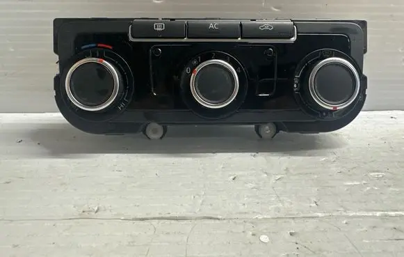 Volkswagen PASSAT B7 Climate control unit 7N0907426AM 5HB00975170