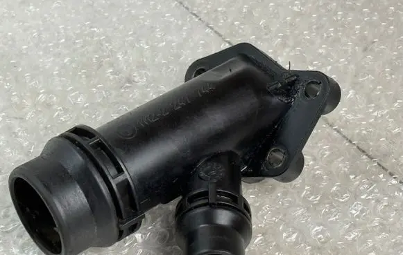 BMW 5 E60 E61 Coolant pipe/hose 2247744 11122247744