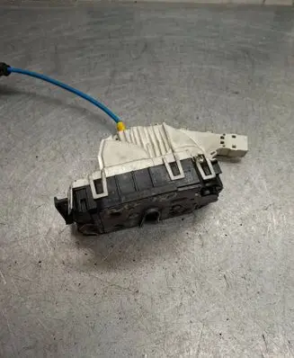 Mercedes-Benz E W212 Front door lock A2047201835