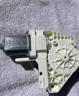 Audi A4 S4 B8 8K Rear door window regulator motor 8K0959811A