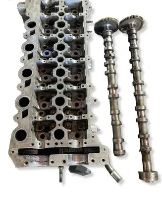 Volvo XC70 Engine head 30777365
