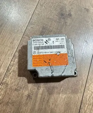 Mercedes-Benz E W211 Airbag control unit/module 2118701185 0285010146 0801116383