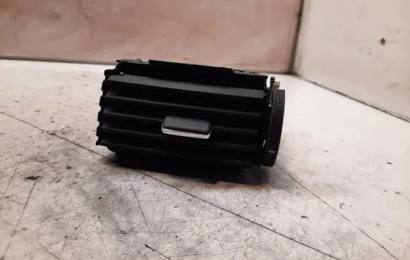 Toyota Avensis T250 Dash center air vent grill 8494