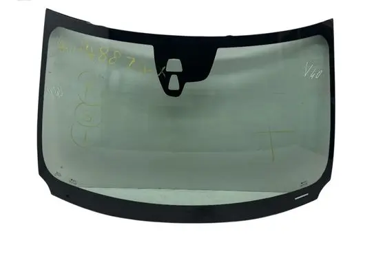 Volvo V40 Front windscreen/windshield window 