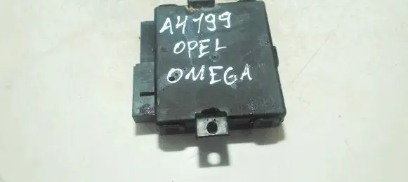 Opel Omega B1 Comfort/convenience module 90464713 933005147