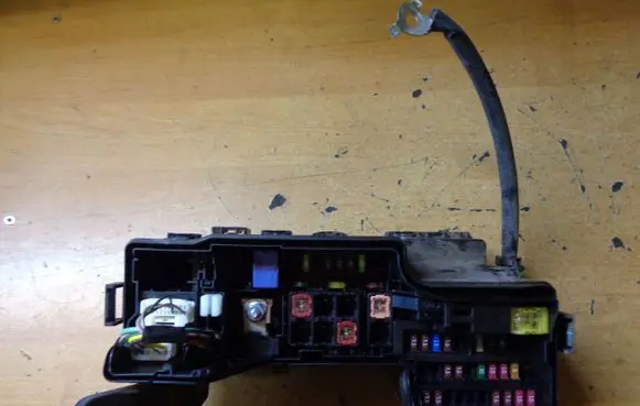 Toyota Aygo AB40 Fuse box set 821110HF90F