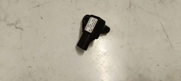 Mercedes-Benz A W176 Air pressure sensor A0101537428