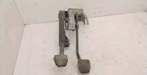 BMW 3 E36 Pedal assembly 1161963