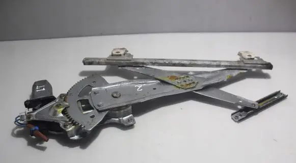 Honda HR-V Rear window lifting mechanism without motor