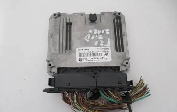 BMW 3 F30 F35 F31 Engine control unit/module DDE8518423