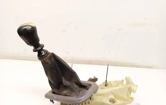 Nissan Almera Tino Gear shifter/selector 96935BU920