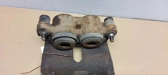 Jeep Grand Cherokee Front brake caliper