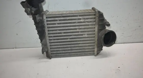 Skoda Superb B5 (3U) Intercooler radiator 3B0145805J