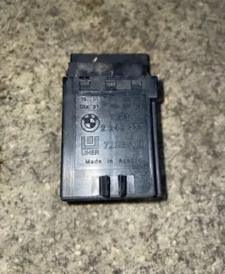 BMW 5 E39 Glow plug pre-heat relay 2246473 72RB501 G4G5G6