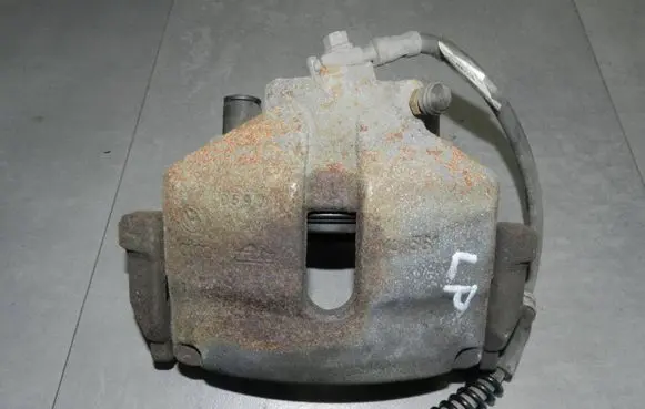 Volkswagen Eos Front brake caliper