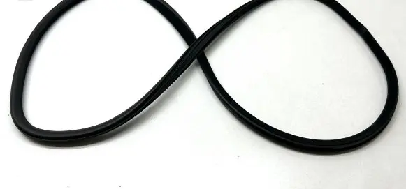 Volvo V70 Rubber seal rear door 