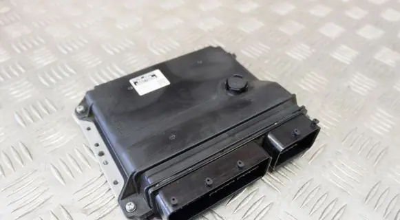 Lexus CT 200H Engine control unit/module 8966176180