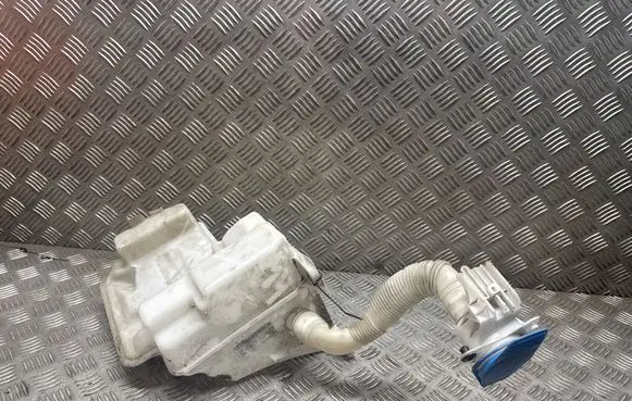 Volkswagen Golf VII Windshield washer fluid reservoir/tank 5Q0955449