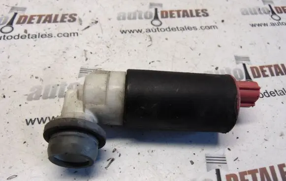 Honda CR-V Windscreen/windshield washer pump