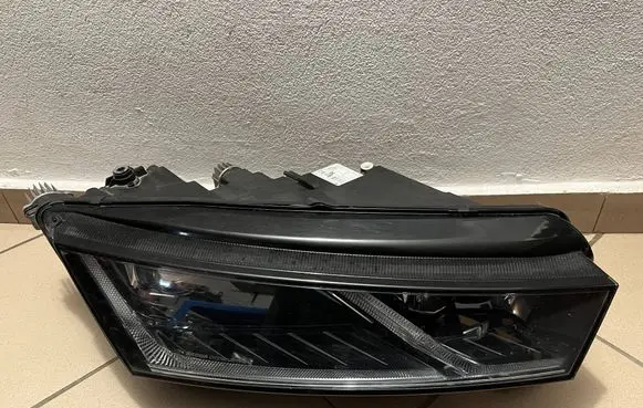 Skoda Octavia Mk4 Headlight/headlamp 5E4941016B