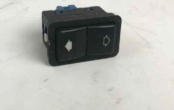 BMW 7 E38 Electric window control switch 8368932