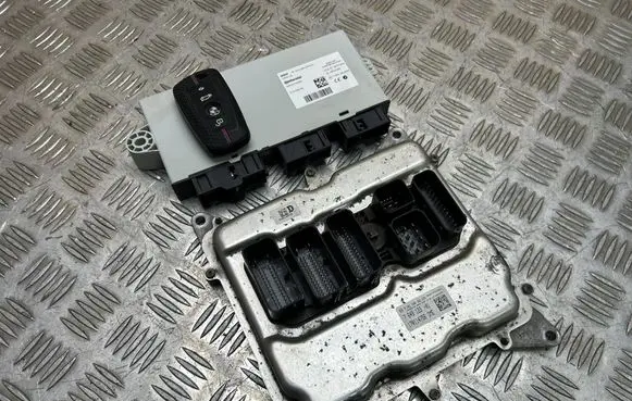 BMW 5 F10 F11 Engine ECU kit and lock set 7649123 9299333 61359299333