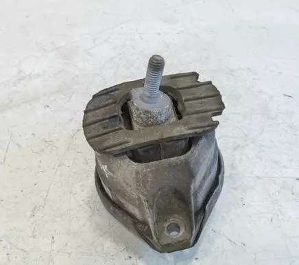 BMW 5 E60 E61 Engine mount bracket 676987402