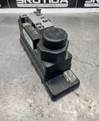 Mercedes-Benz E W210 Central locking vacuum pump 2108002248 002200020 00782837