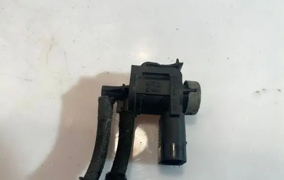 Audi A6 S6 C5 4B Turbo solenoid valve 1J0906283C