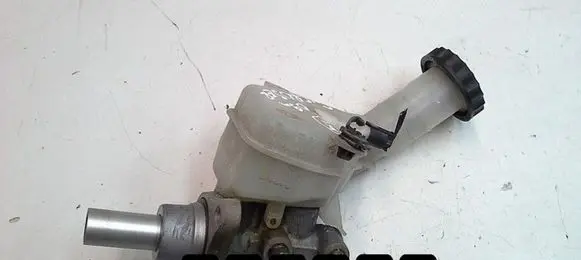 Master brake cylinder