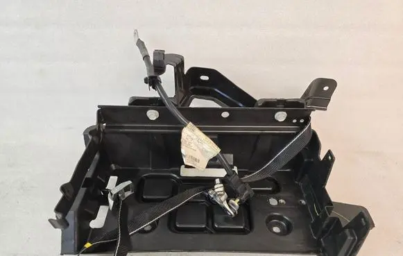 Maserati Levante Battery tray 05112061