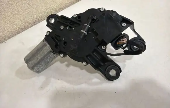 Volkswagen Golf V Rear window wiper motor 1K6955711B
