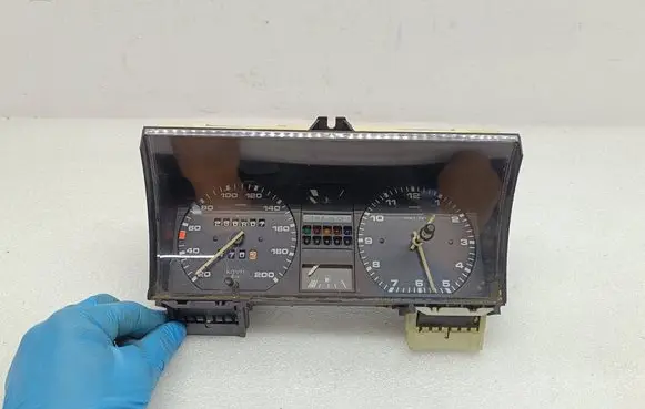 Volkswagen Golf II Speedometer (instrument cluster)
