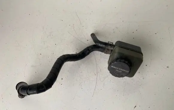 Toyota Camry Power steering fluid tank/reservoir