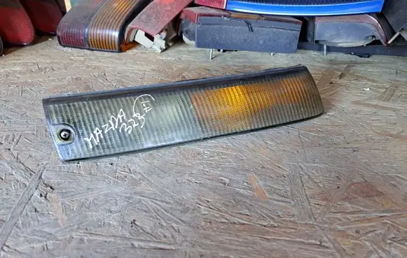 Mazda 323 F Front indicator light 21061311