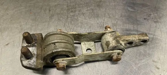 Volvo V70 Gearbox mount