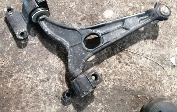 Citroen C8 Front lower control arm/wishbone